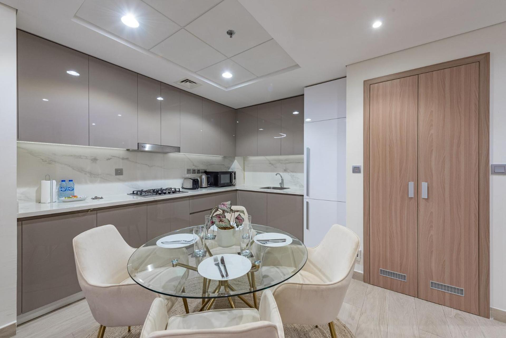 Ferienwohnung Cozy & Convenient 1Br Haven In Al Jaddaf Dubai Exterior foto