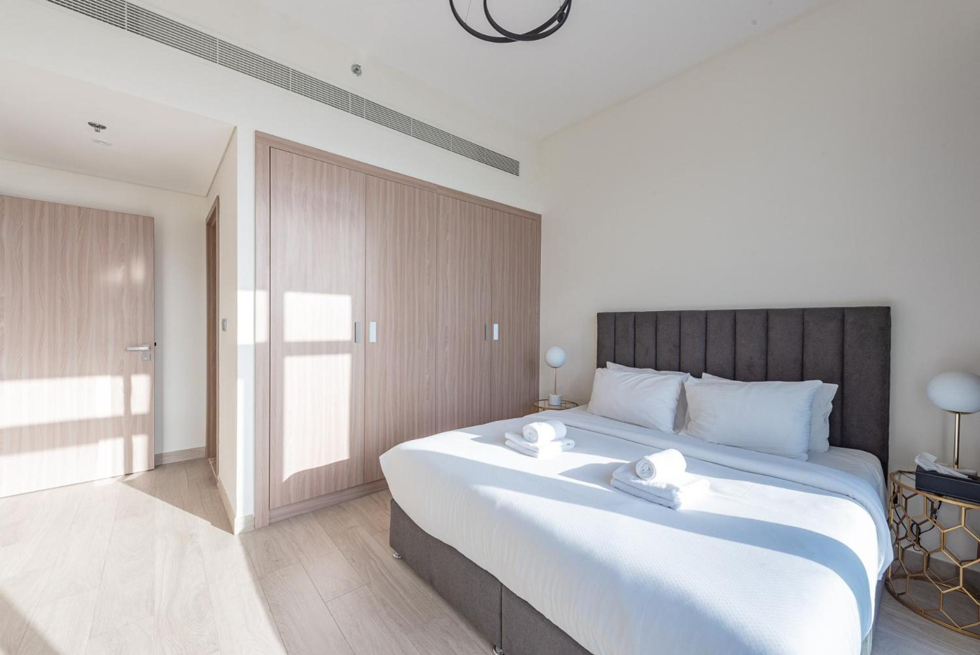 Ferienwohnung Cozy & Convenient 1Br Haven In Al Jaddaf Dubai Exterior foto